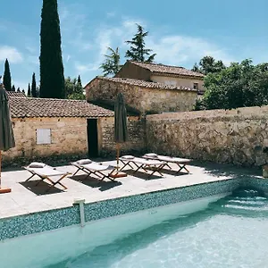 https://domaine-de-carraire.fr-provencehotel.com